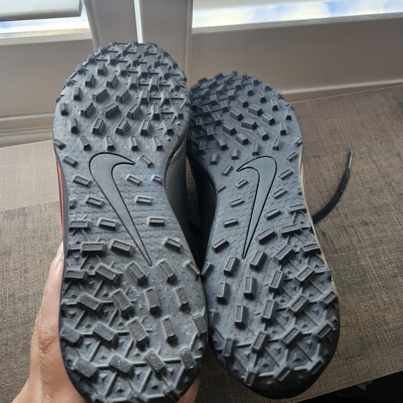 Nike Black Soccer Cleats NEW size 7. Boys Sports - Picture 8 of 11